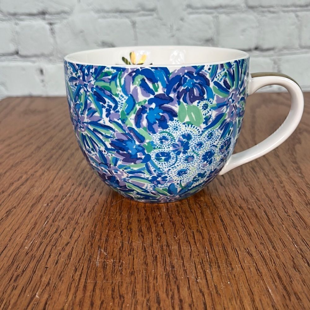Lilly Pulitzer Blue Lion Floral Beverage Mug 12oz.